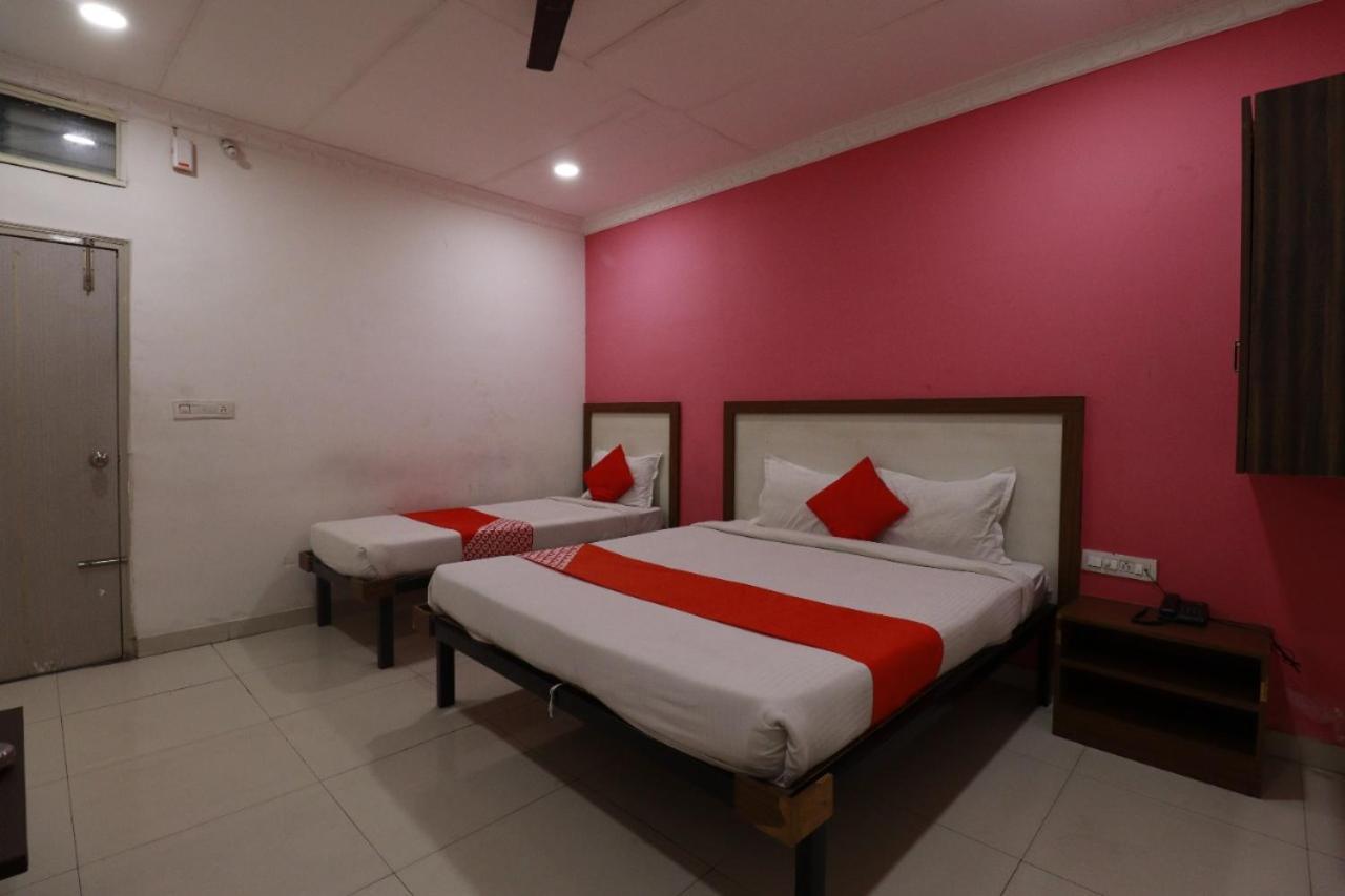 Hotel Abhimani Inn Bangalore Buitenkant foto