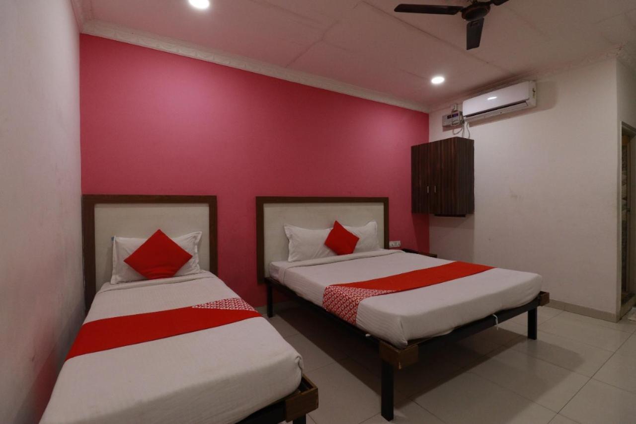 Hotel Abhimani Inn Bangalore Buitenkant foto