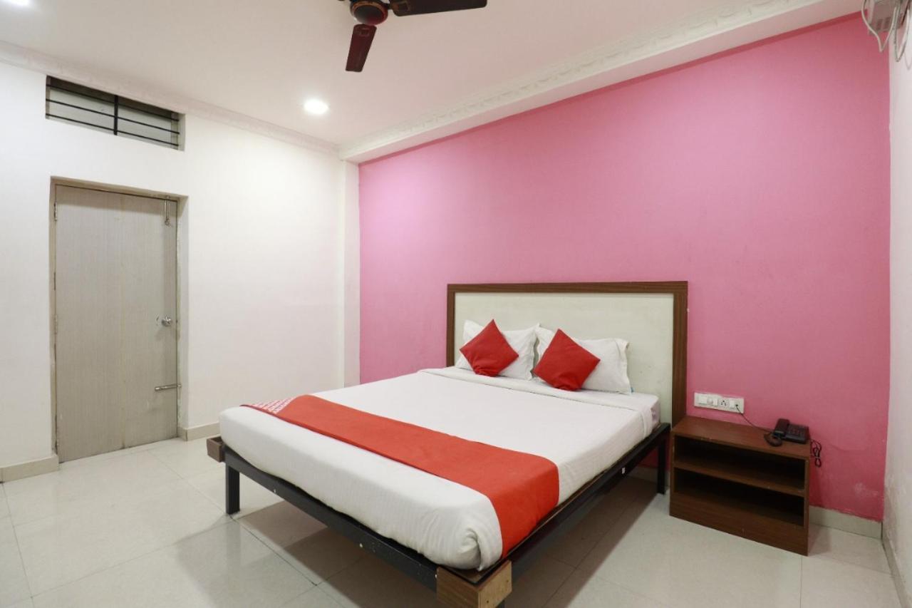 Hotel Abhimani Inn Bangalore Buitenkant foto