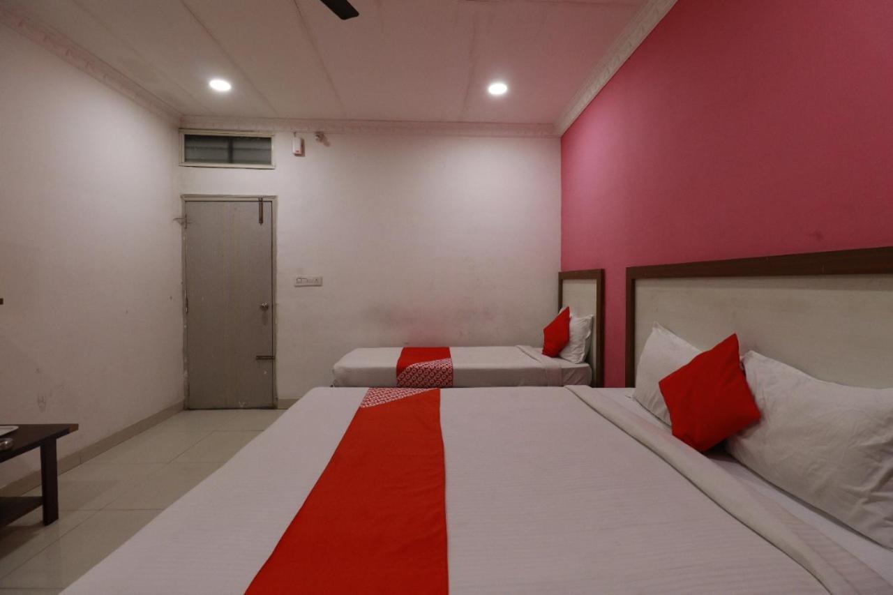 Hotel Abhimani Inn Bangalore Buitenkant foto